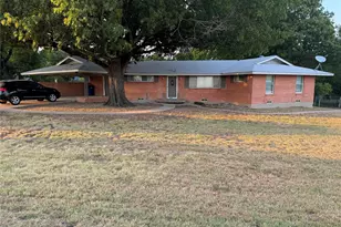 1406 Country Club Rd, Ennis, TX 75119 - Photo 1
