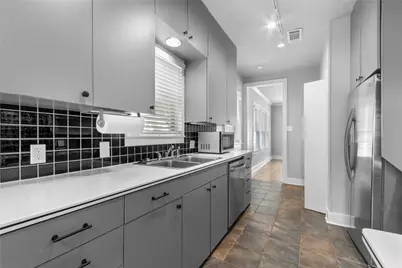 1921 Ben Hall Court, Fort Worth, TX 76110 - Photo 21