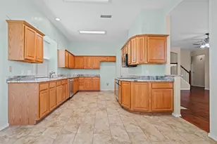 716 Coal Creek Dr, Mansfield, TX 76063 - Photo 9