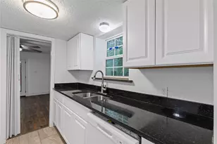 6315 Walraven Cir, Fort Worth, TX 76133 - Photo 23
