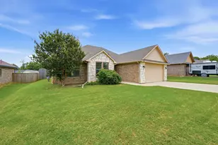 2612 Flora Ln, Denison, TX 75020 - Photo 3