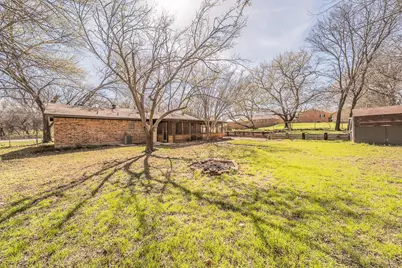 302 W Hale Avenue, Decatur, TX 76234 - Photo 29