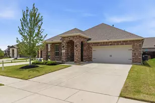 2825 Jasper Trl, Aubrey, TX 76227 - Photo 3