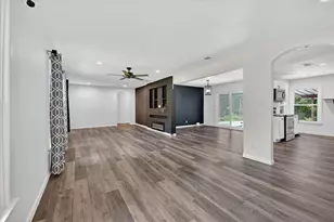 2833 Scruggs Park Dr, Richland Hills, TX 76118 - Photo 9