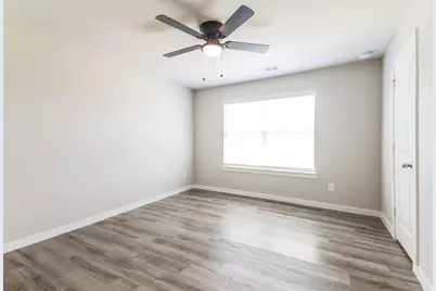 310 Niki Drive, Lewisville, TX 75057 - Photo 11