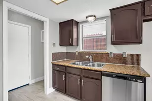 1125 Pleasant Valley Rd, Garland, TX 75040 - Photo 11