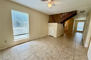 1301 Lovell Dr, Arlington, TX 76012 - Photo 5