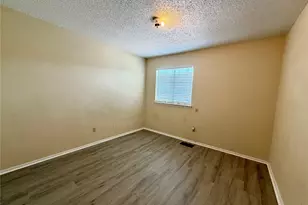 1301 Lovell Dr, Arlington, TX 76012 - Photo 11