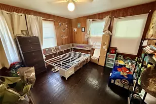 922 Plum St, Graham, TX 76450 - Photo 5
