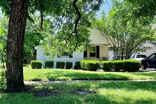 922 Plum St, Graham, TX 76450 - Photo 21