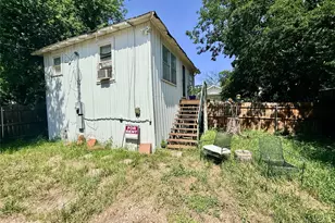 922 Plum St, Graham, TX 76450 - Photo 25