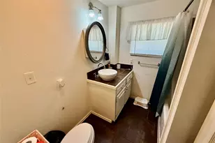922 Plum St, Graham, TX 76450 - Photo 7