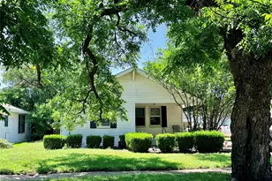 922 Plum St, Graham, TX 76450 - Photo 23