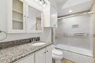 10021 Regal Park Ln, Dallas, TX 75230 - Photo 11