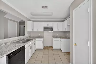6611 Olivewood Drive, Arlington, TX 76001 - Photo 7
