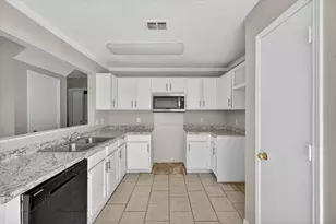 6611 Olivewood Dr, Arlington, TX 76001 - Photo 7