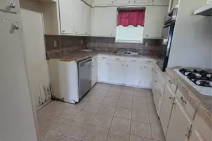 305 School House Rd, Paradise, TX 76073 - Photo 7