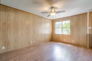 1413 Phillips St, Cleburne, TX 76033 - Photo 17
