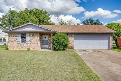 1413 Phillips Street, Cleburne, TX 76033 - Photo 1
