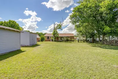 1413 Phillips Street, Cleburne, TX 76033 - Photo 39