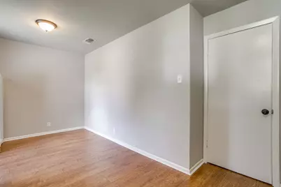 1413 Phillips Street, Cleburne, TX 76033 - Photo 23