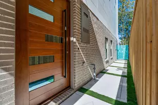 708 W 10th St, Dallas, TX 75208 - Photo 13