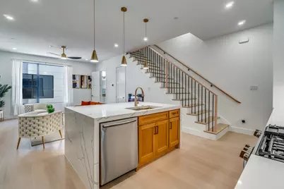 708 W 10th Street, Dallas, TX 75208 - Photo 3