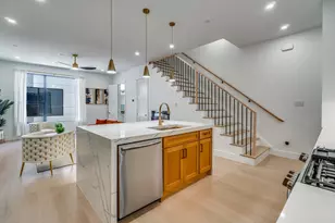 708 W 10th St, Dallas, TX 75208 - Photo 3