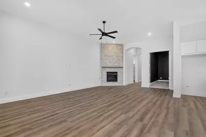 1025 Pelotazo Avenue, Fort Worth, TX 76247 - Photo 9