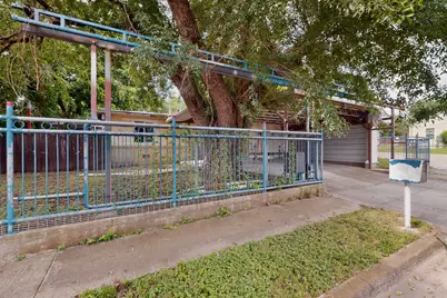 3400 Avenue C, Fort Worth, TX 76105 - Photo 3