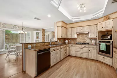 709 Chaffee Court, Arlington, TX 76006 - Photo 13