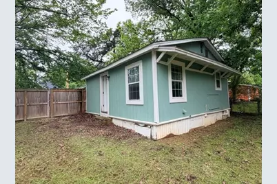 927 W Baker Street, Denison, TX 75020 - Photo 15