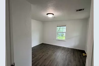 927 W Baker Street, Denison, TX 75020 - Photo 7