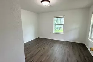 927 W Baker St, Denison, TX 75020 - Photo 13