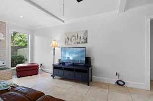 1705 Manchester Dr, Arlington, TX 76012 - Photo 7