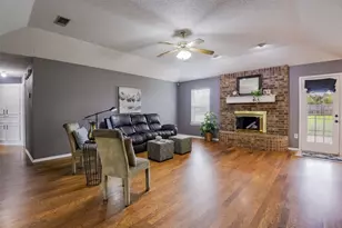 257 Spring Brook Dr, Mansfield, TX 76063 - Photo 5