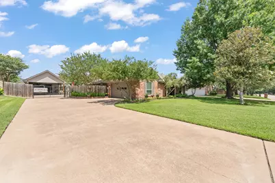 1607 Chaucer Drive, Cleburne, TX 76033 - Photo 5