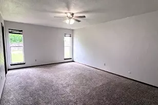 413 N Trail St, Crowley, TX 76036 - Photo 17