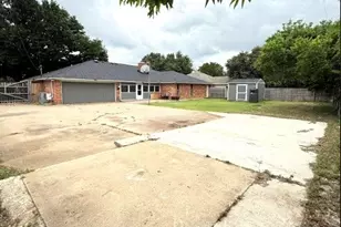 413 N Trail St, Crowley, TX 76036 - Photo 23