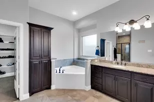 421 Summer Grove Dr, Midlothian, TX 76065 - Photo 5