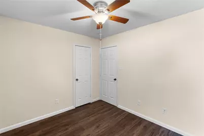 1121 Sam Houston Drive, Garland, TX 75042 - Photo 17