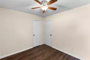 1121 Sam Houston Dr, Garland, TX 75042 - Photo 17