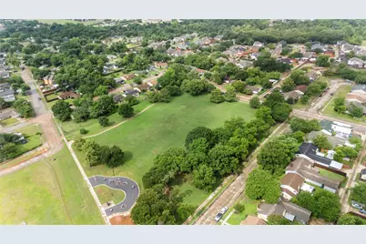 1121 Sam Houston Drive, Garland, TX 75042 - Photo 23