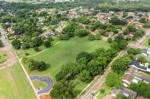1121 Sam Houston Dr, Garland, TX 75042 - Photo 23