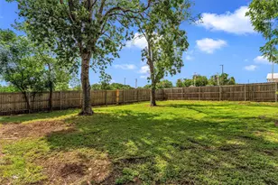 210 S 5th St, Gatesville, TX 76528 - Photo 27