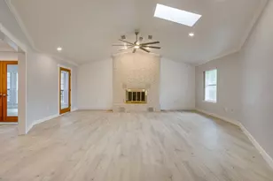 213 Mistletoe Ln, Keene, TX 76059 - Photo 7