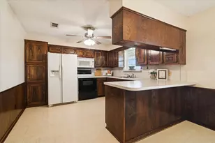 941 Maple St, Howe, TX 75459 - Photo 9