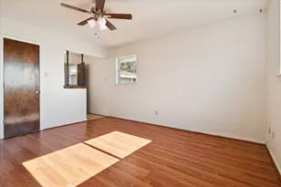 941 Maple St, Howe, TX 75459 - Photo 13