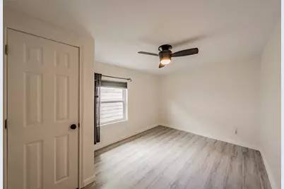 1306 E Lovers Lane, Arlington, TX 76010 - Photo 23