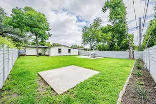 1306 E Lovers Ln, Arlington, TX 76010 - Photo 29